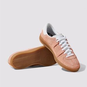 P448 Women's Monza Trend Coral
Low Top Sneakers & Trainers
$260 women Sz 37 NEW